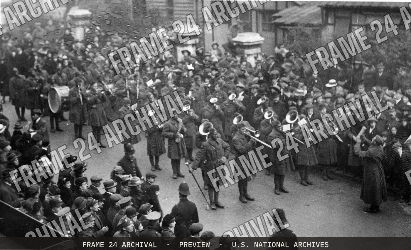 Ceremonies - England - The victory parade in London after the signing of the armistice, led by a Jazz band from an American camp, restored vintage black and white photograph