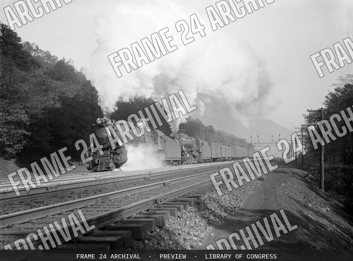 Pennsylvania Railroad : Locomotive PRR 3881 (1920), restored vintage black and white photograph